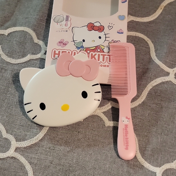 Hello Kitty White and Pink Handheld Mirror - Picture 7 of 9
